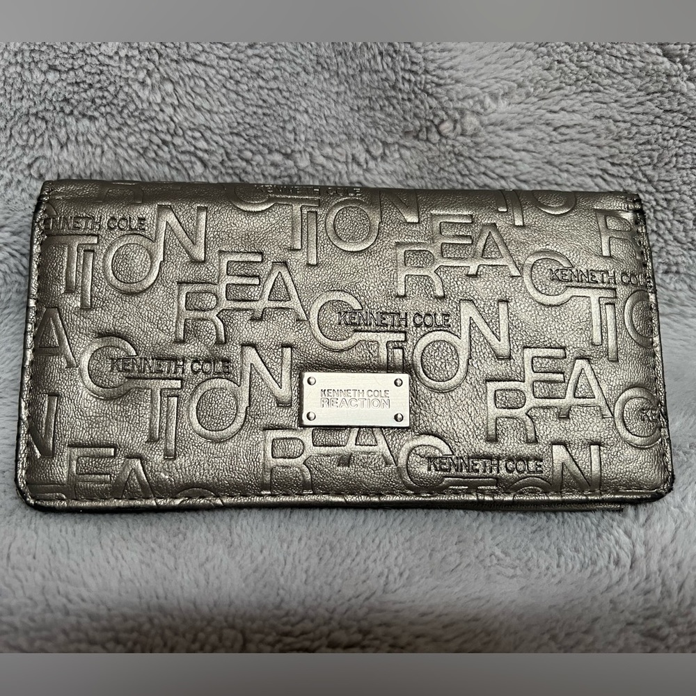 Kenneth Cole Reaction wallet